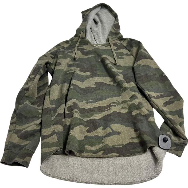 Sweatshirt for cozy events -Sweatshirt Hoodie By Clothes Mentor In Camouflage Print, Size: M