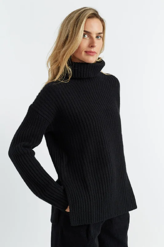 Pullover sweater for fall trips -Black Rib-Knit Cashmere Rollneck Sweater