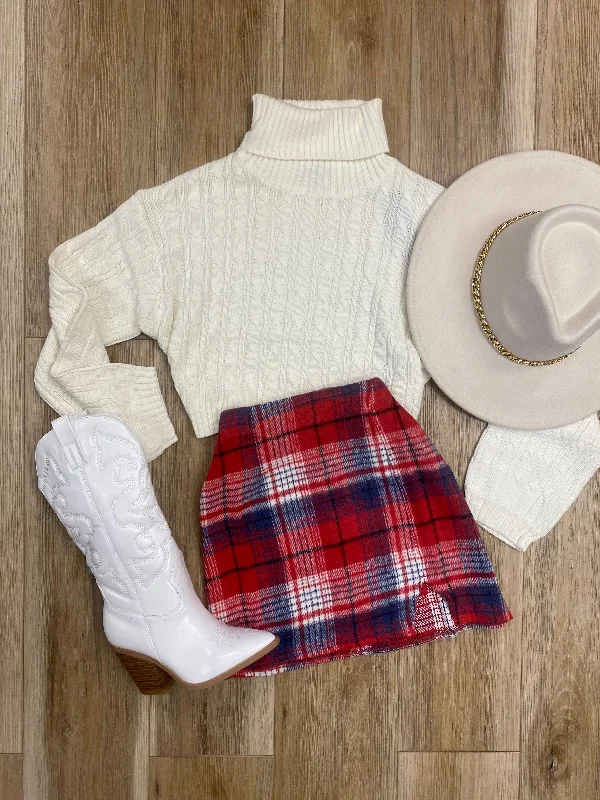 Pullover sweater with wide hem -Ivory Turtleneck Sweater