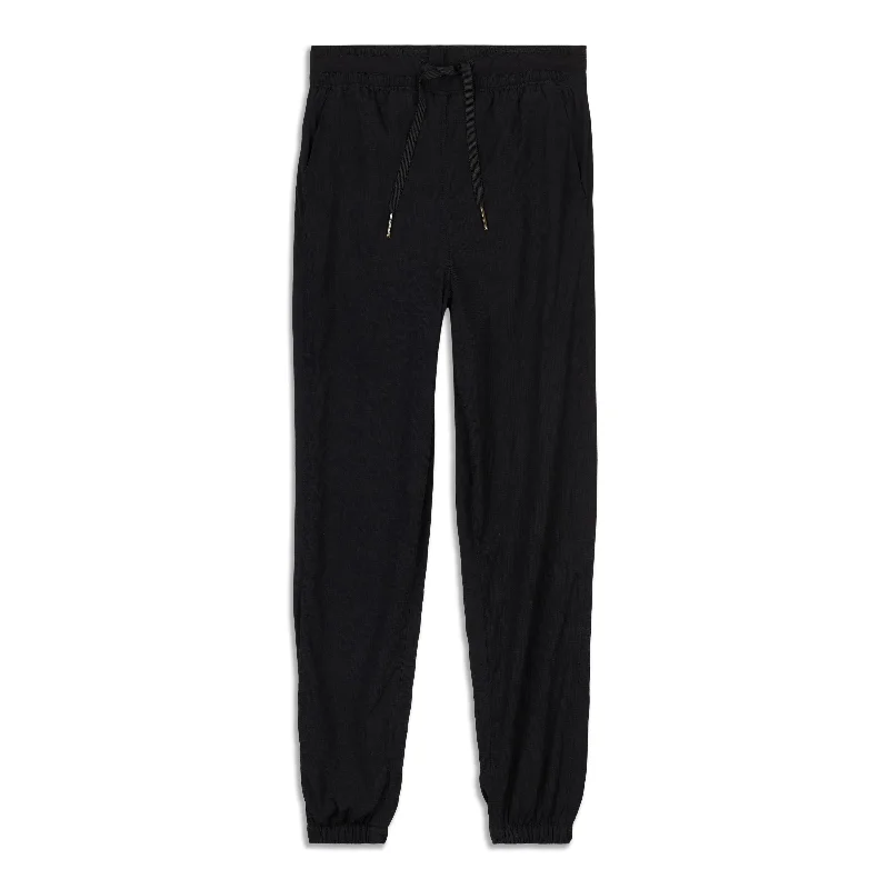 Mesh-lined jogger pants airy -In-Depth Jogger - Resale